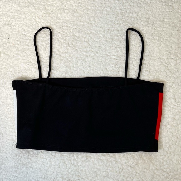 Color Block Crop Top - Picture 4 of 4